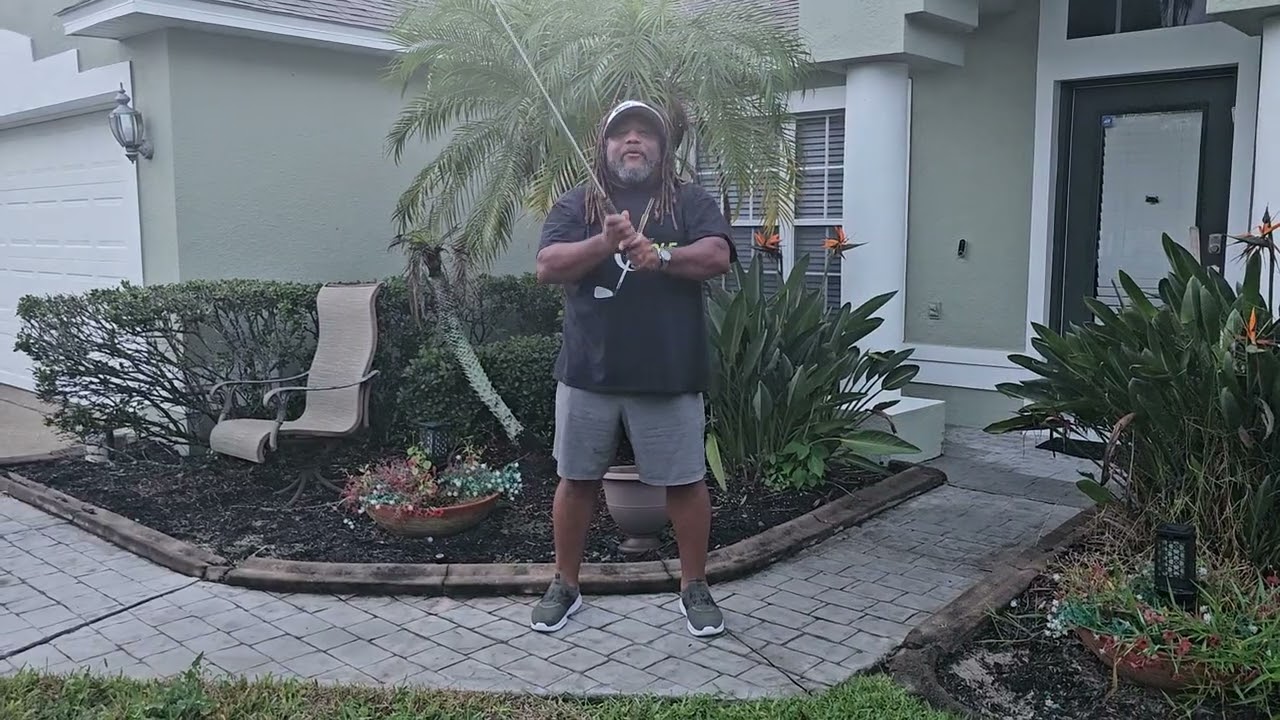 ГЛЯДЯ ЧЕРЕЗ РУКИ, ЧТОБЫ УВИДЕТЬ ЗАХВАТ СВЕРХУ-ВНИЗ И ПЕРЕКЛЮЧЕНИЕ ГОЛЬФ-ЗАХВАТА ⛳️