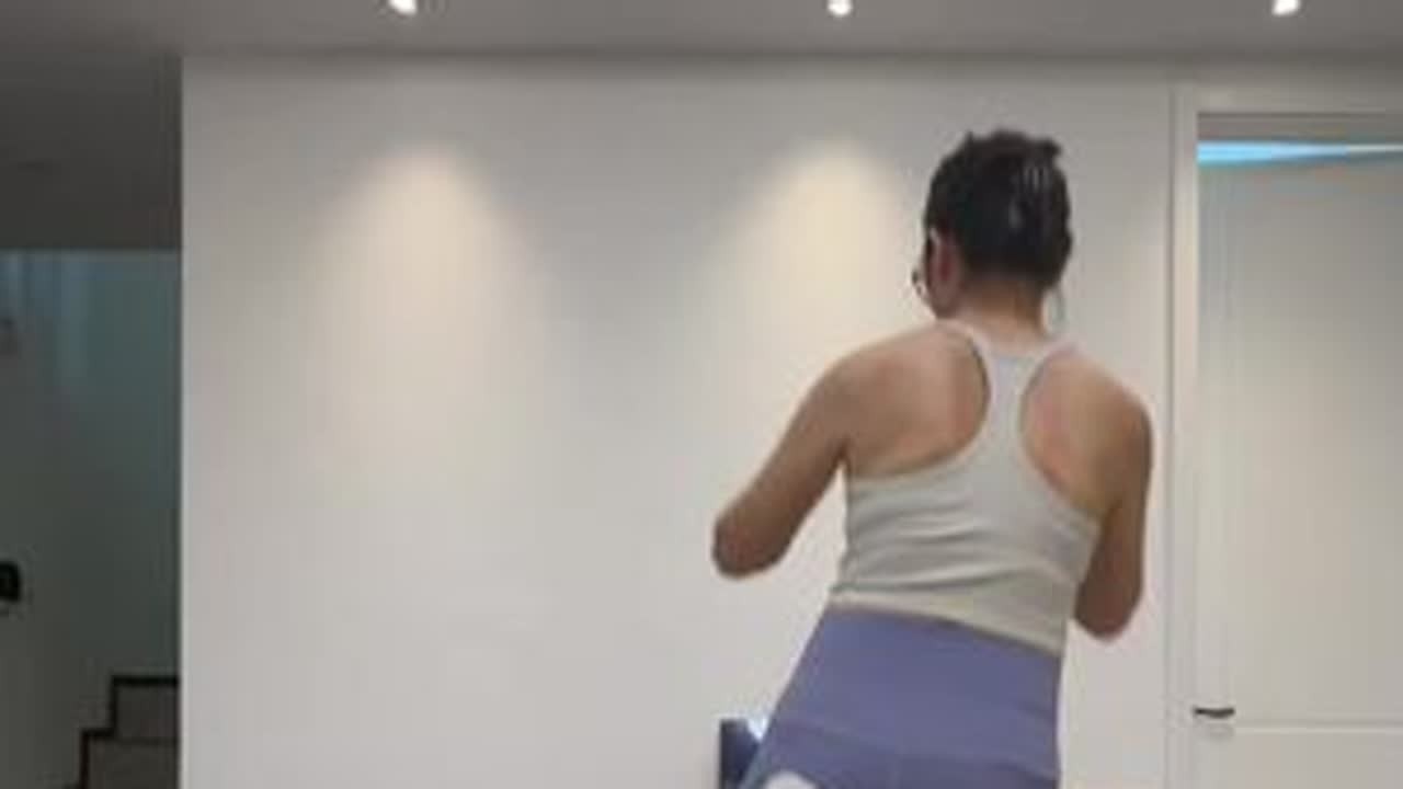 《给我一秒钟》燃脂操❗️简单好学，不跑不跳，大小基数都可以练习❗️#居家锻炼 #瘦手臂拜拜肉 #减肥