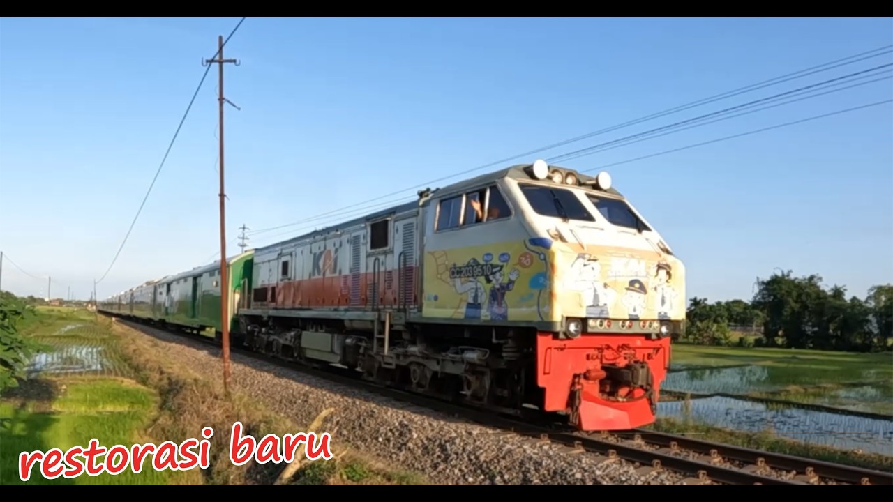 Kereta restorasi baru/makan Kereta api Blambangan Ekspres melintas di Banyuwangi dan Pandanwangi