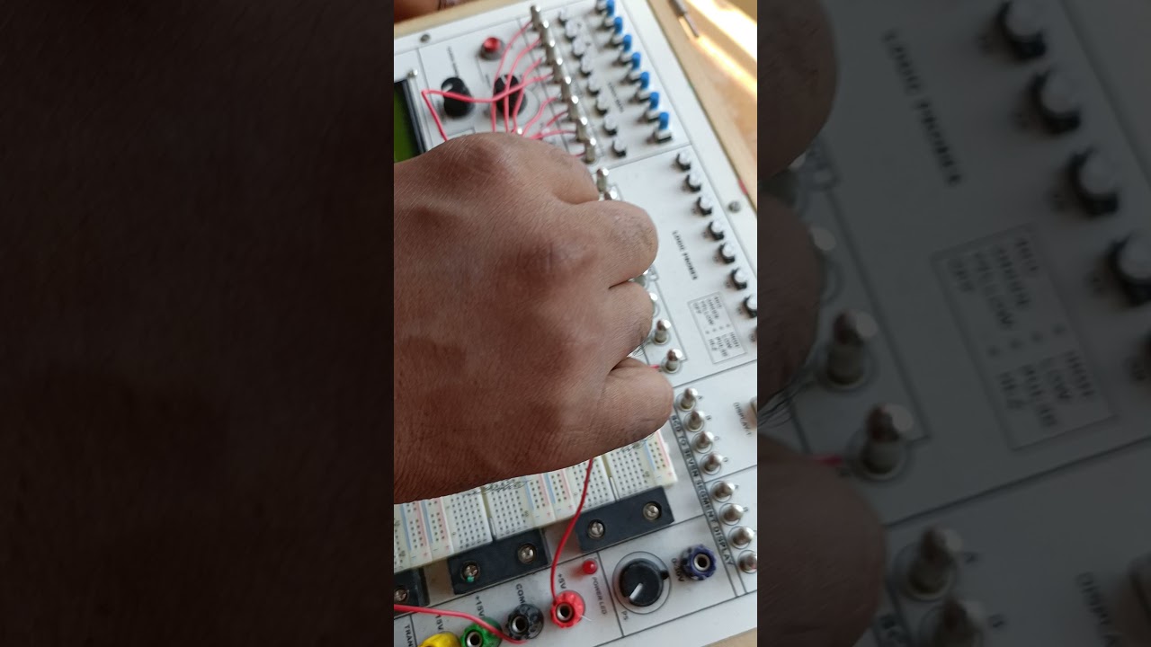 8x1 MUX Truth Table Verification