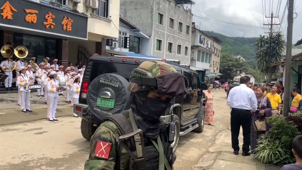 KIA ခေါင်းဆောင်ဥက္ကဌကြီးနဲ့အတူစမတ်ကျတဲ့ကေအိုင်အေစစ်သားများ