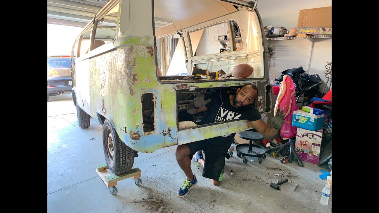 Снятие двигателя автобуса VW Bay window.