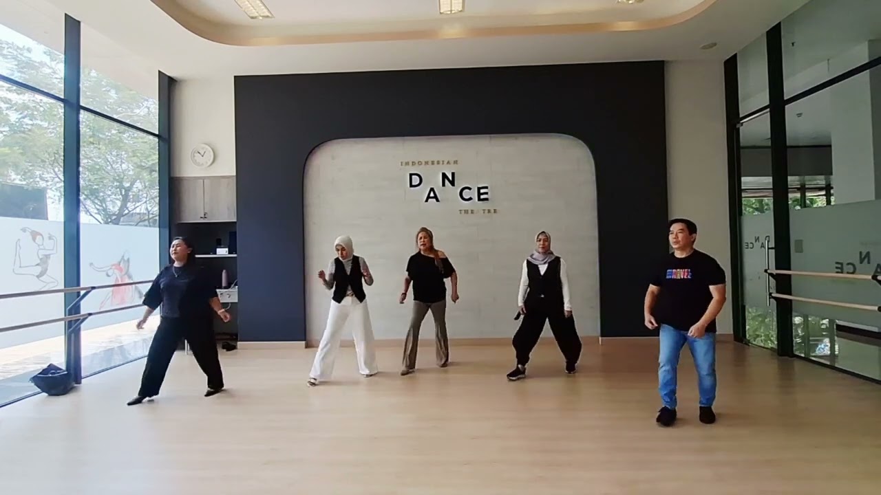 Bittersweet End Line Dance/Choreo:Vikki Morris (UK) - September 2025