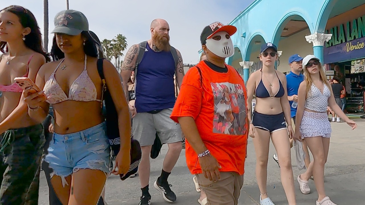 Venice Beach Tour - Hot Busy Day - Crowds, Vendors, Music, Police