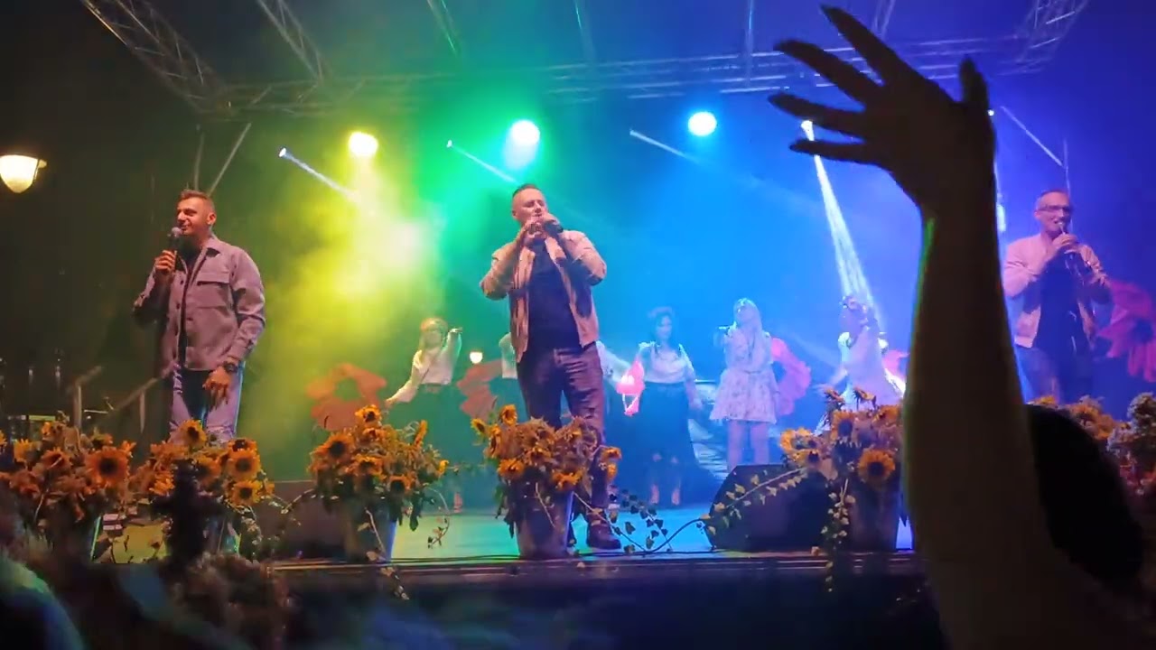 Mocne Zakończenie Dożynek w Lututowie Zespołu Diadem z Paniami  na Scenie :-) VID 20250831 213718344