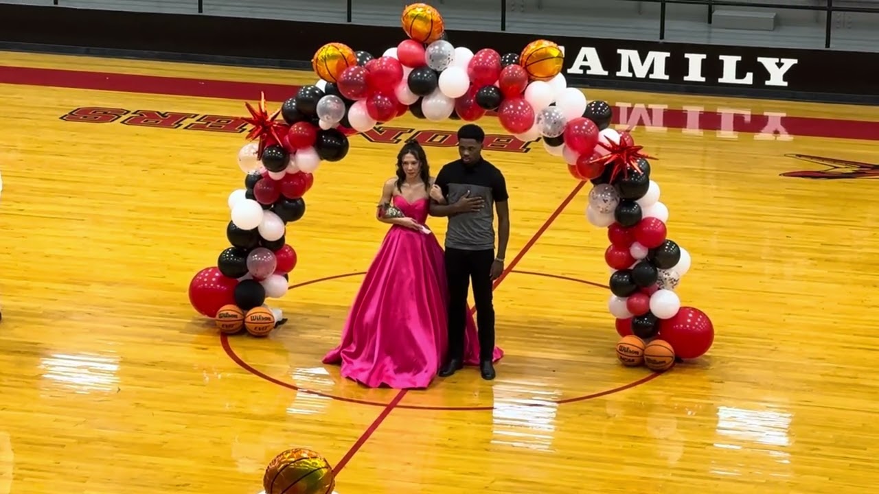 Grady Sach Hilburn 12th grade basketball homecoming 2/19/2026