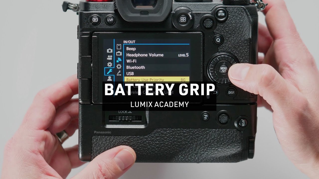 Как использовать батарейный блок | Академия LUMIX