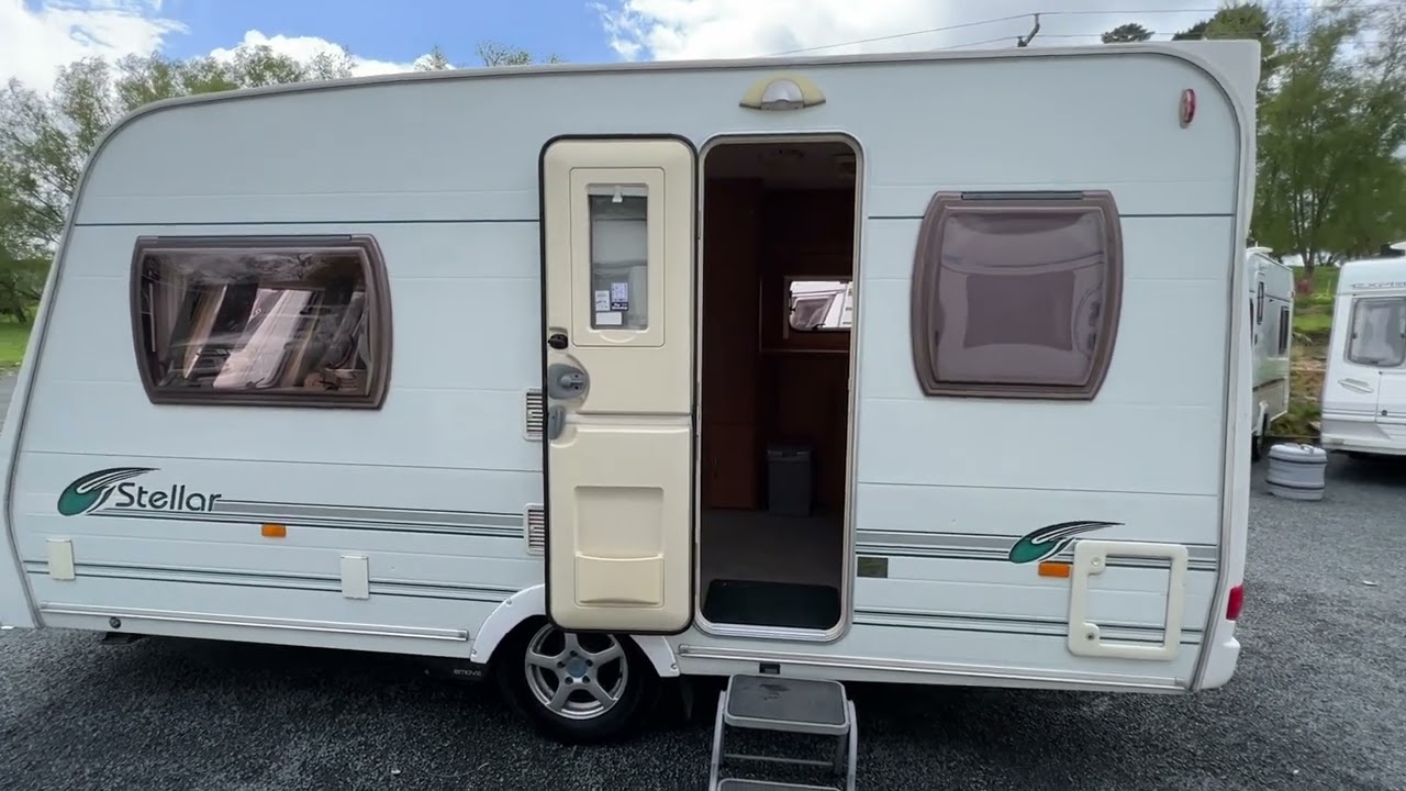 2007 Lunar Stellar 2 berth walk around video