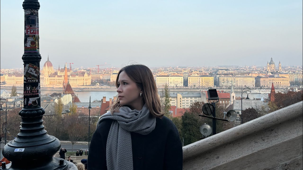 Budapest vlog (christmas market, parliament, the views, hungarian 4 teenagers, photobooth, casette) 
