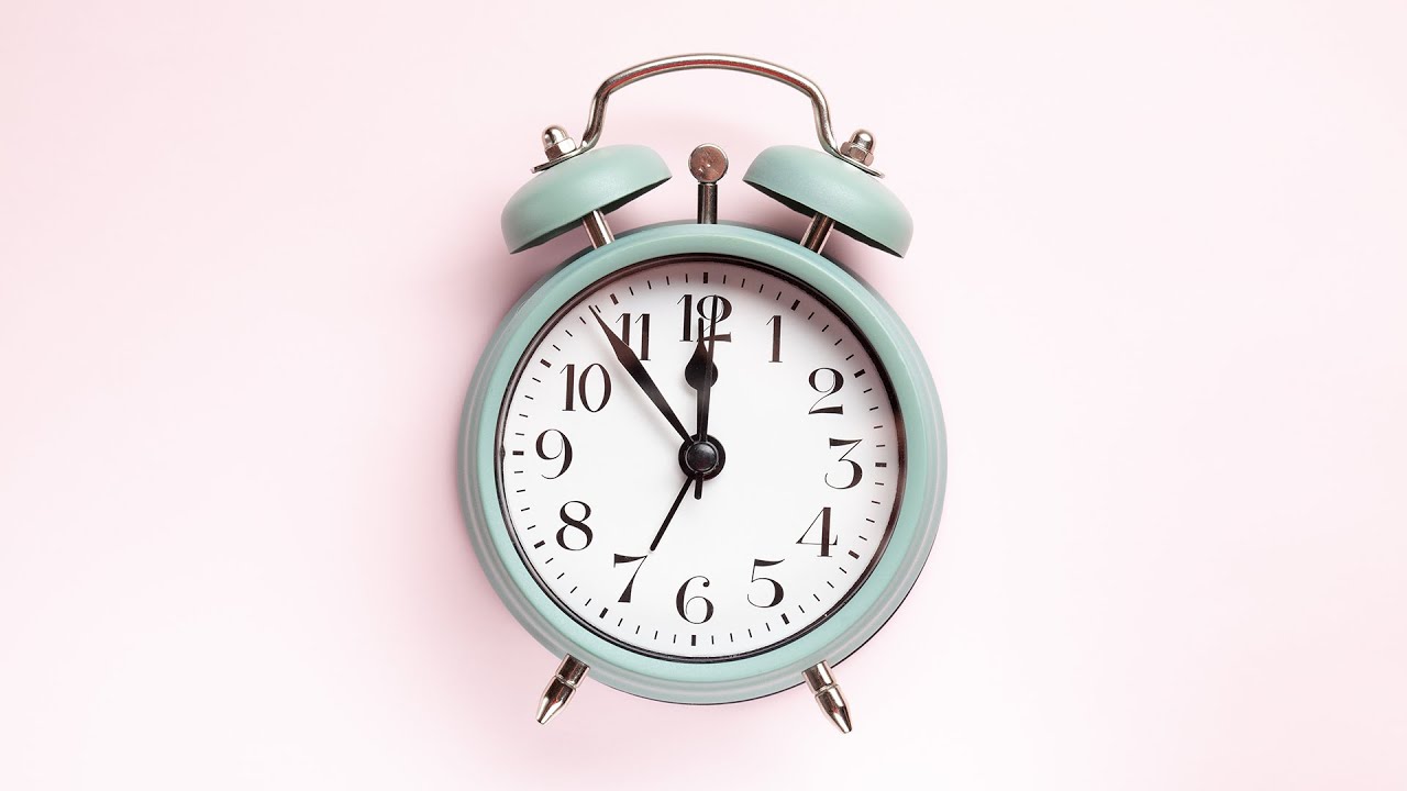 How a Sleep Doctor Trained His Body To Survive On Less Than 8 Hours Of Sleep a Night