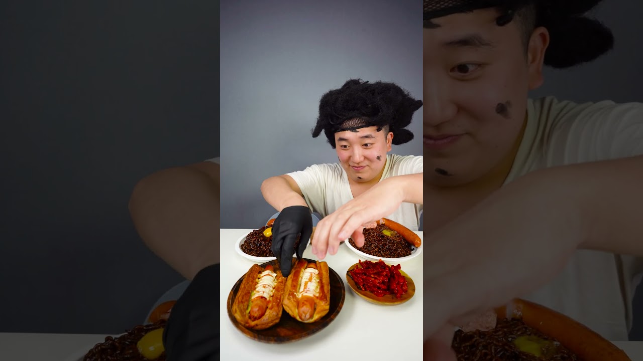 ASMR MUKBANG | лапша с черной фасолью и грибами🔥есть колбасу киэльбаса #shorts