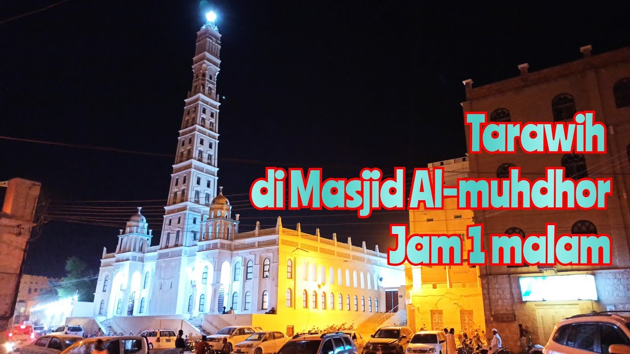 Masjid unik, yg depan duduk Tadarus yg belakang Tarawih, Jam 1 malam di Masjid Al-Muhdhar
