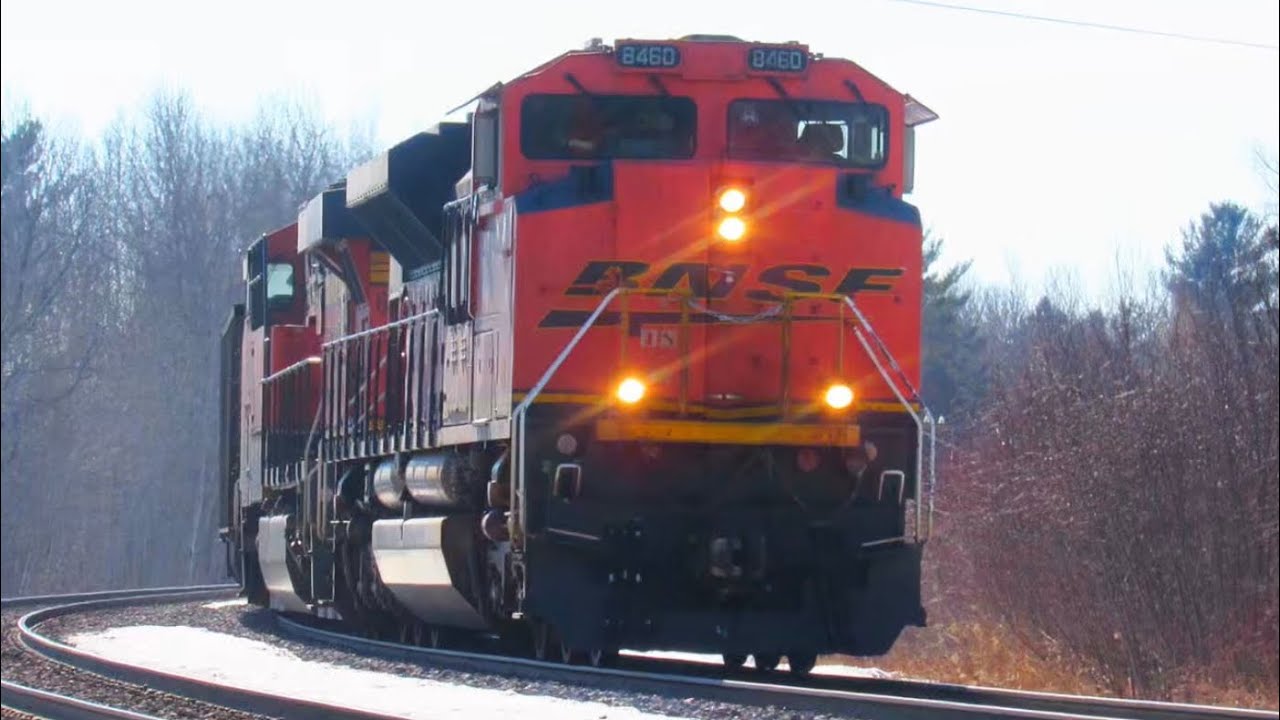 AWESOME HORN SHOW! BNSF 8460 leads a coal train in Superior, WI - Lakes Subdivision