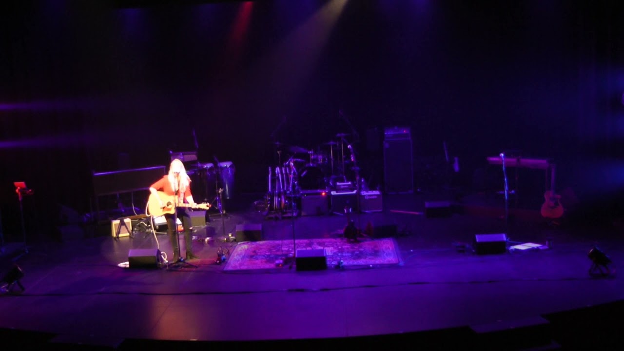 Sarah Smith - Shine Bright - Live at Mary Winspear Centre, Sidney, BC