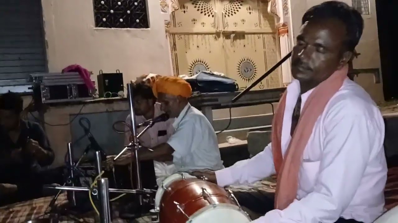 गायक रामप्रसाद कि बुहत प्यारी आवाज मै कथा है