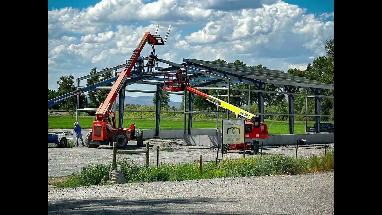 Steel Building Erection Stages | Agricultural Shop Construction in Sugar City, Idaho