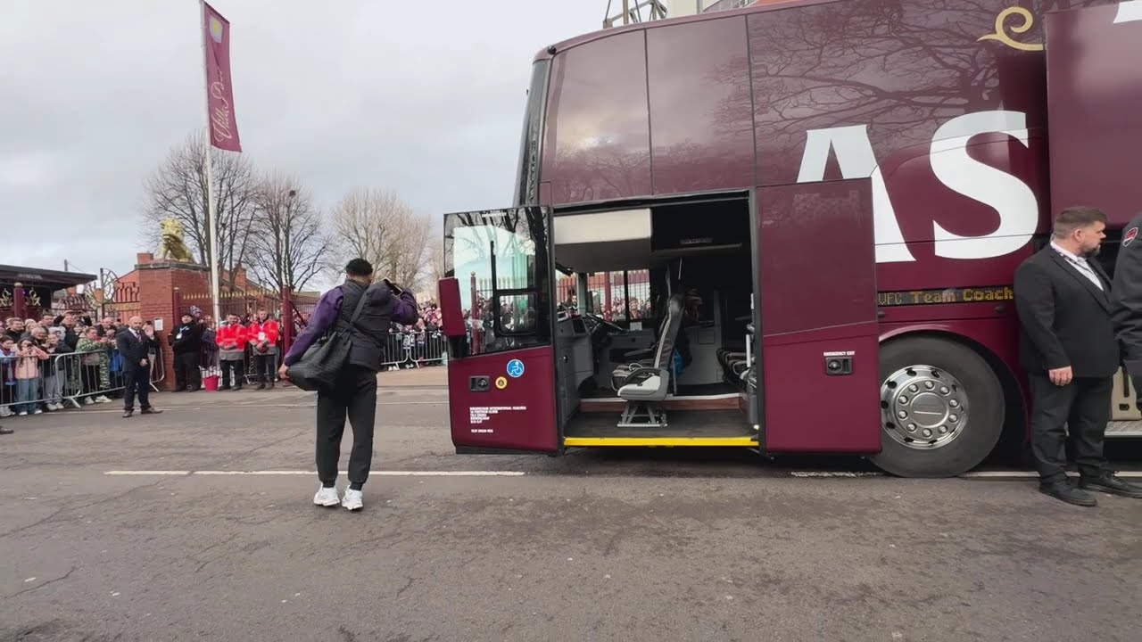 Villa coach players arrival Leeds united 