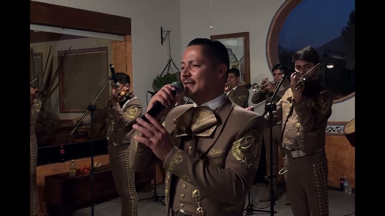 A Duras Penas Mariachi Los Palmeros de Querétaro 
