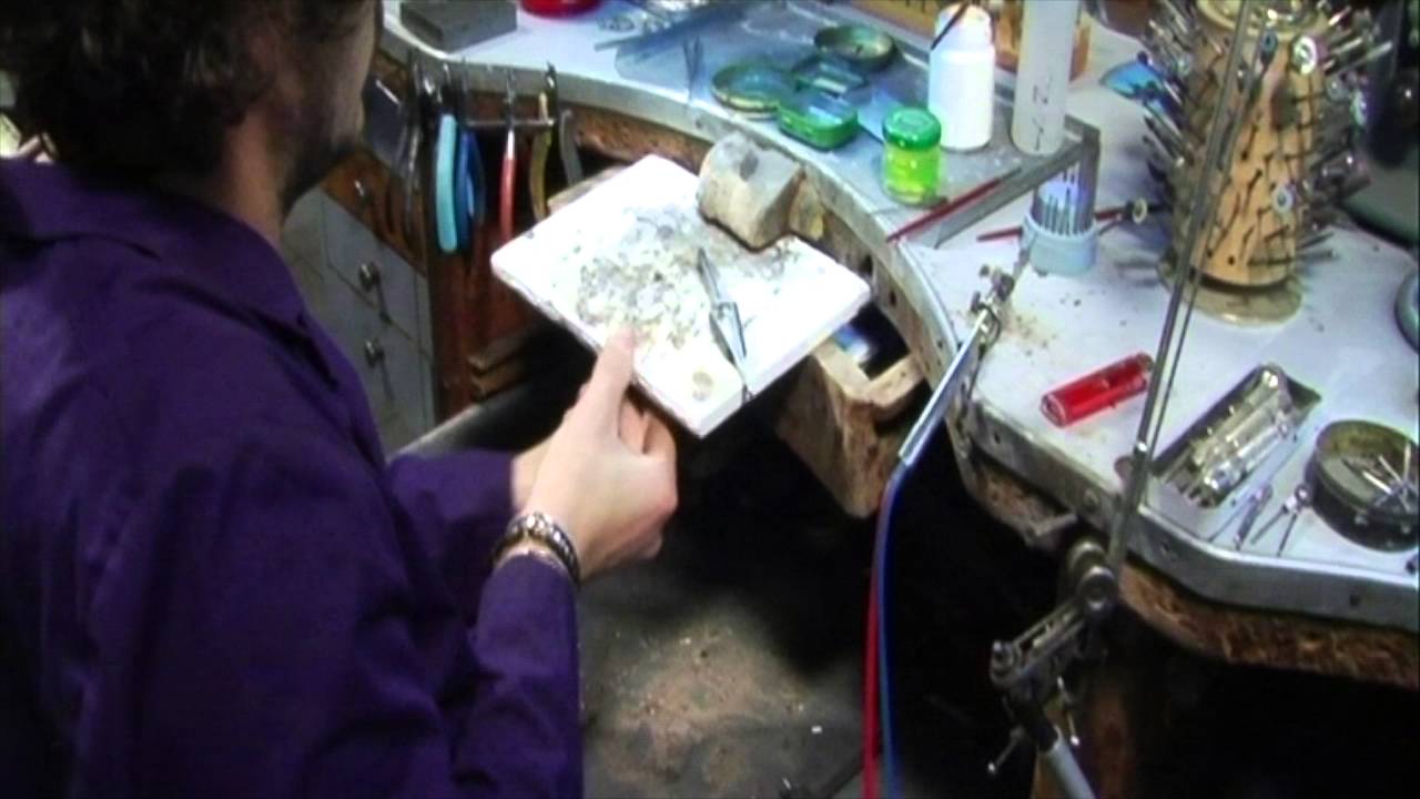Creazione di un anello Made in Italy