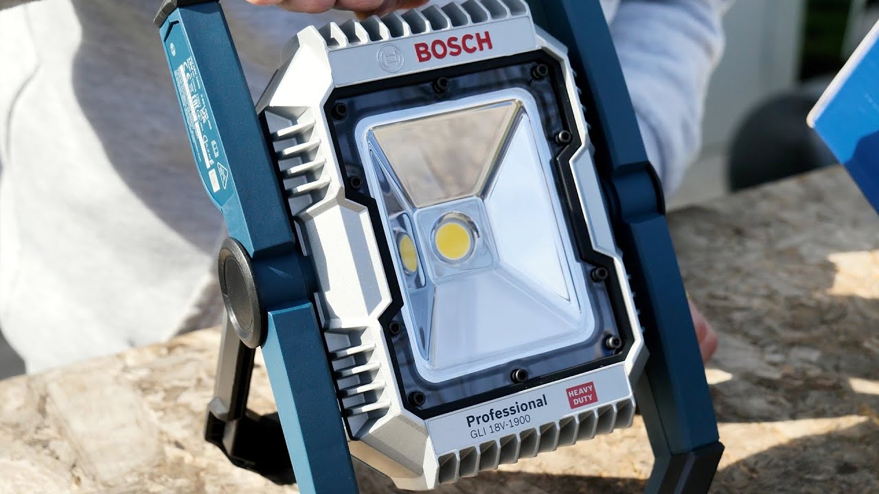 Lampa Proiector Led Bosch GLI 18V-1900 lumeni compatibila cu acumulatorii 14.4-18V