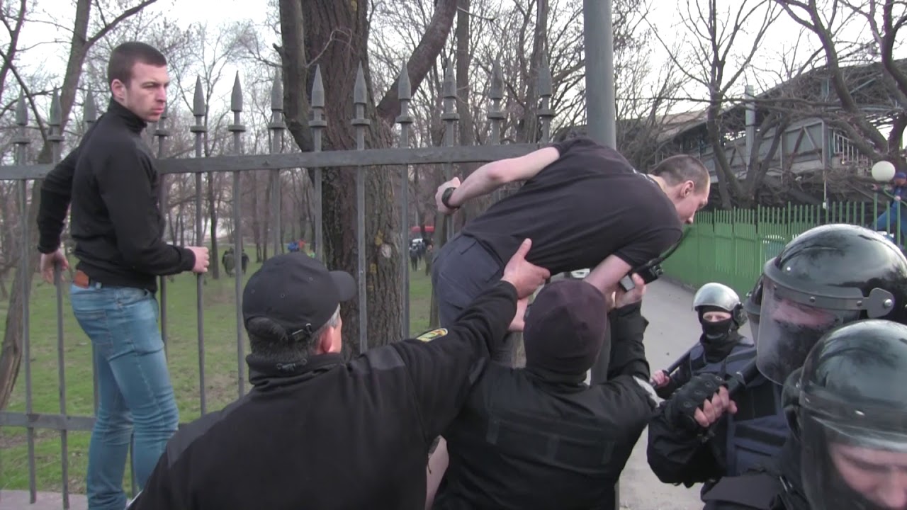 Полиция против ультрас в Мариуполе. Версия силовиков