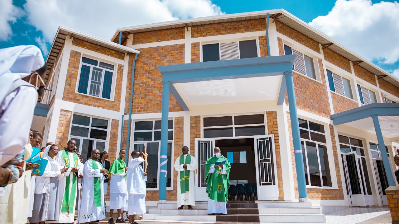 Bibohoye nyakatsi buzuza inyubako ihagaze miliyoni 700 || Stella Matutina