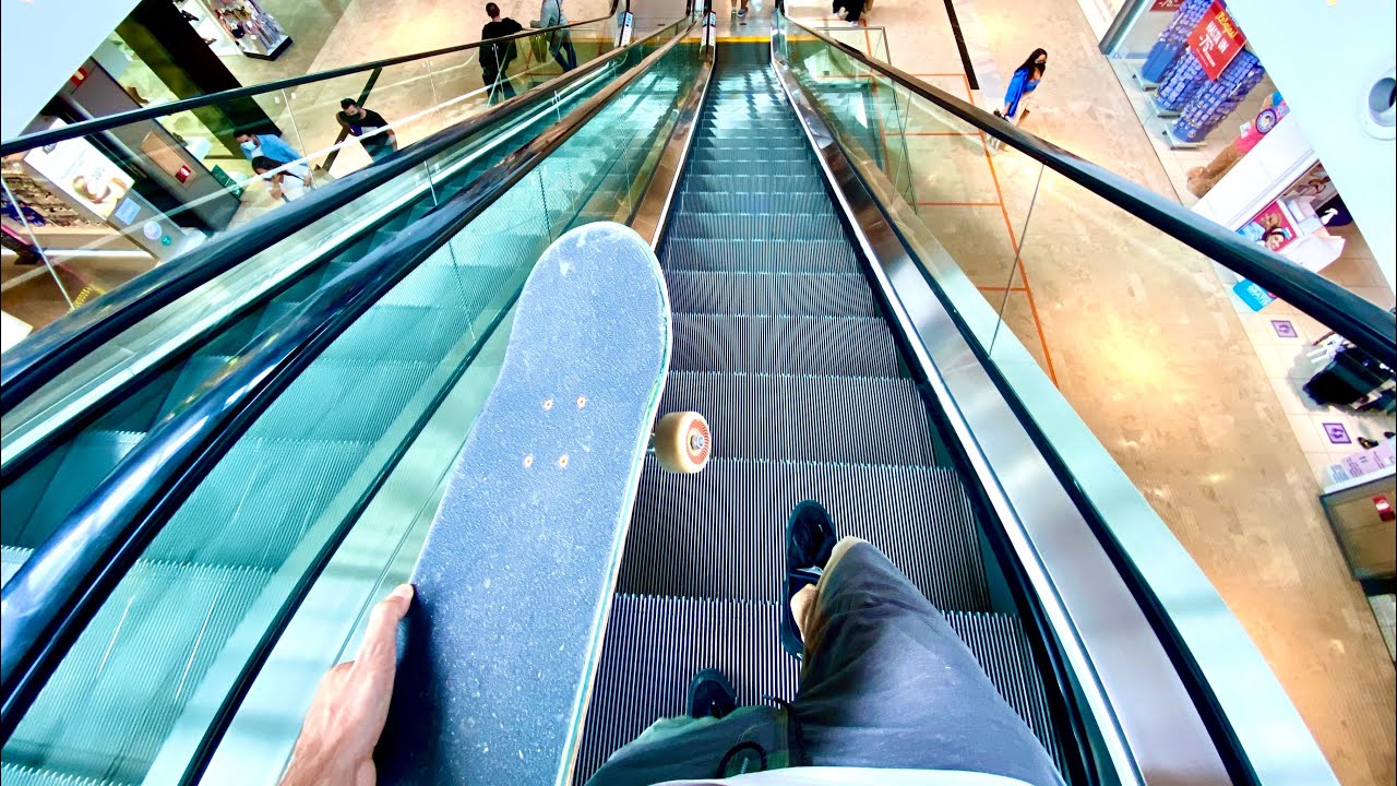 PATINAMOS en un CENTRO COMERCIAL hasta que nos echen / ¿CUÁNTO DURAREMOS?
