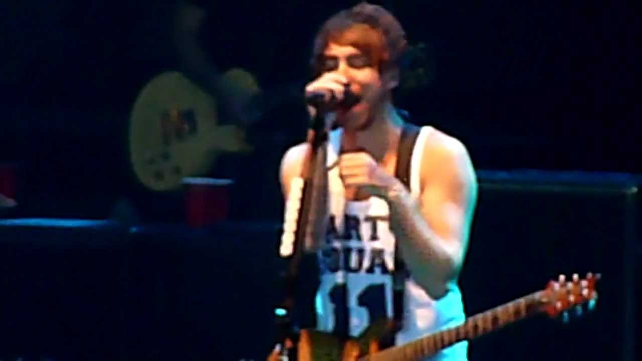 All Time Low Live In Manila - (Intro) Do You Want Me Dead