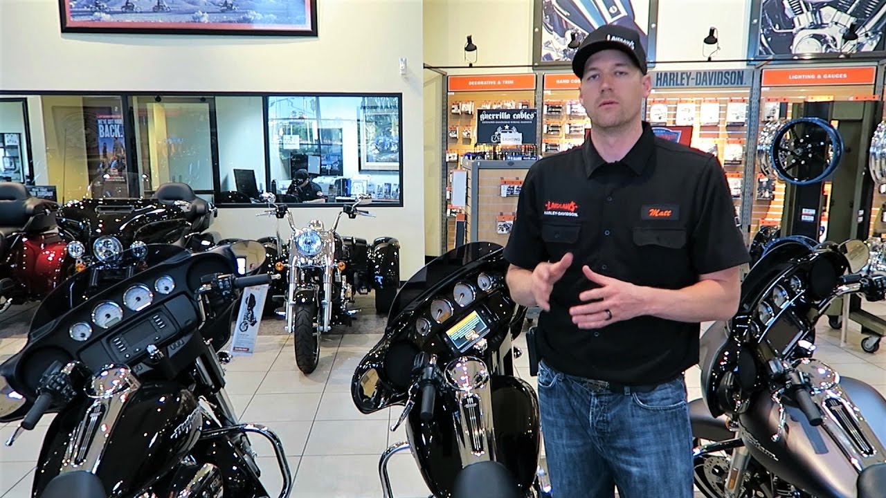 Difference Between Harley-Davidson Street Glide vs Street Glide Special│FLHX vs FLHXS