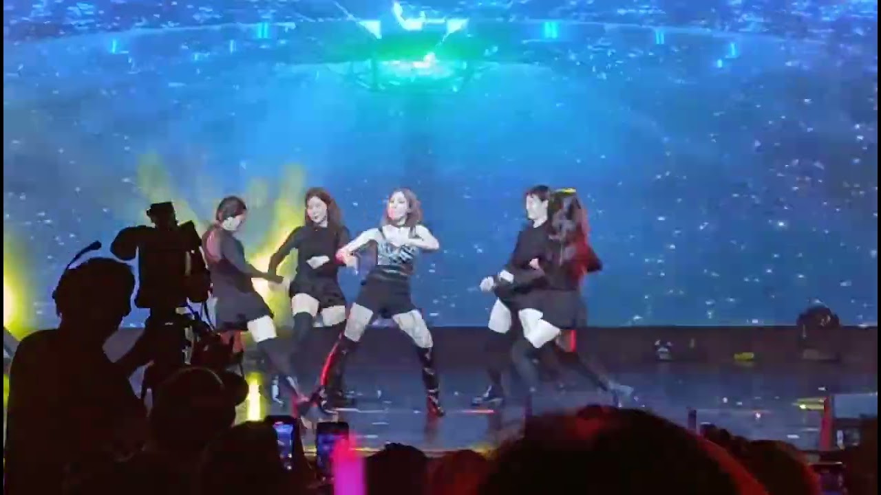 MINZY (공민지) - TEAMO | Glee Tour in Manila