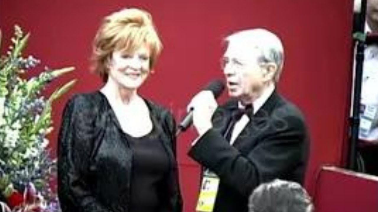 Maggie Smith at the OSCARS in 2002