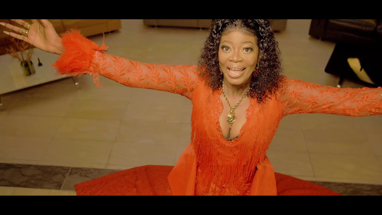 Adela Bikim - EN AMOUR (Clip Officiel)