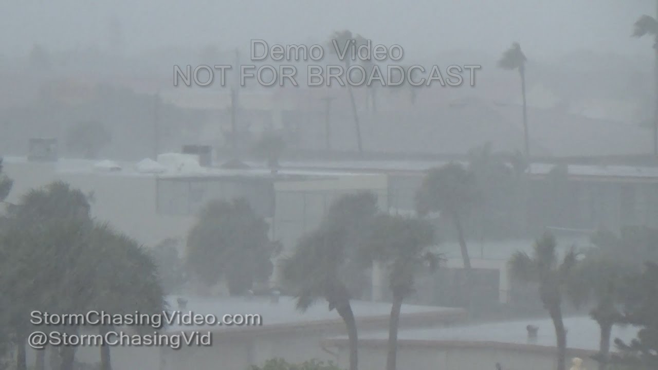 Hurricane Matthew starts to move into Cocoa Beach FL - 10/6/2016