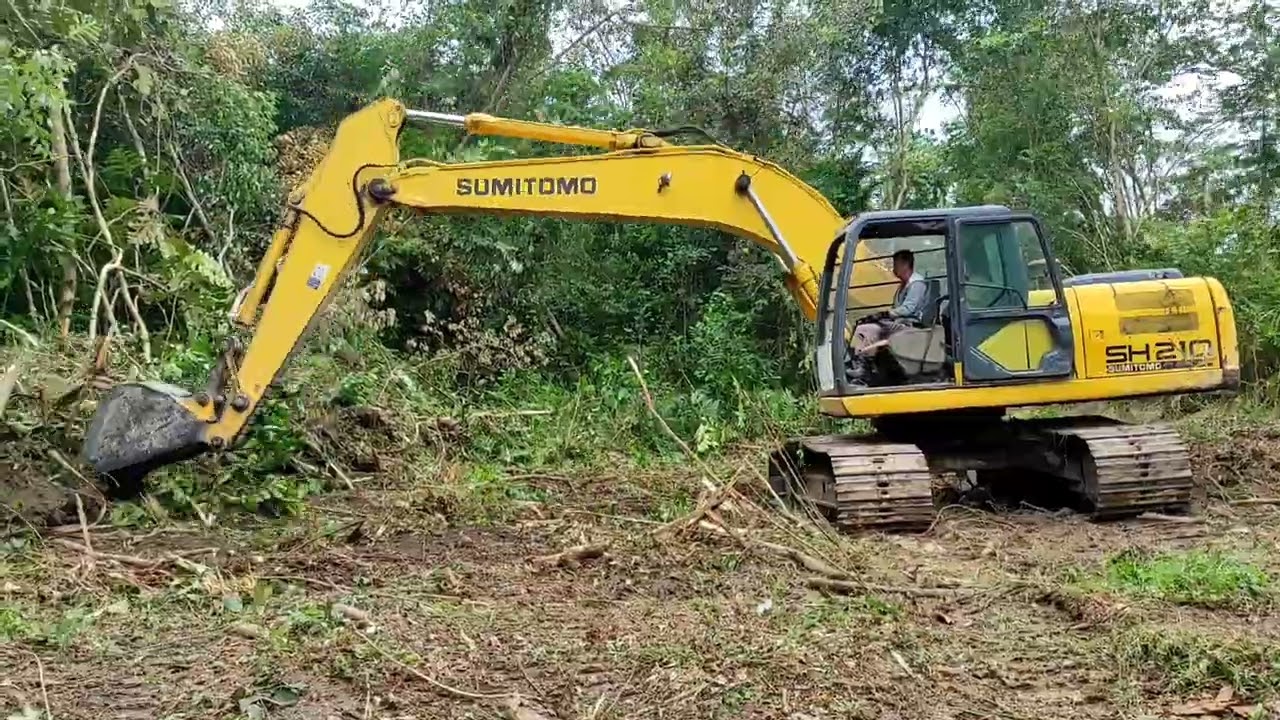 Excavator sumitomo buka lahan