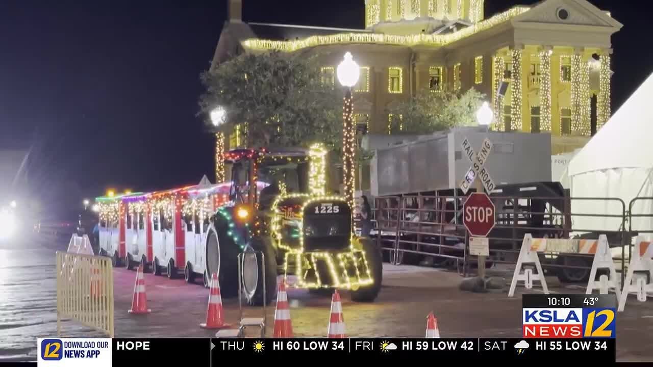 Holiday spirit fills Marshall, Texas as hundreds attend Wonderland of Lights opening ceremony