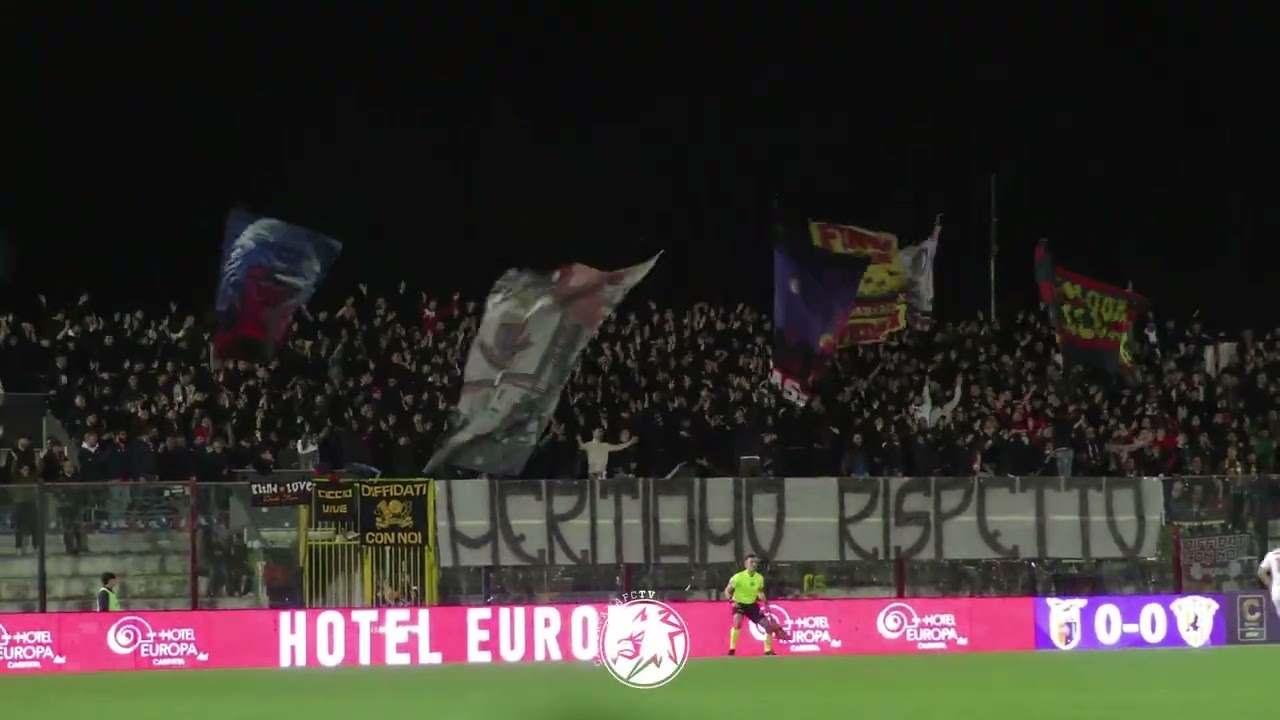 La spinta del tifo rossoblu