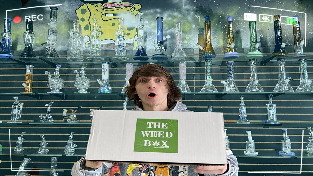 What comes in a weed box?