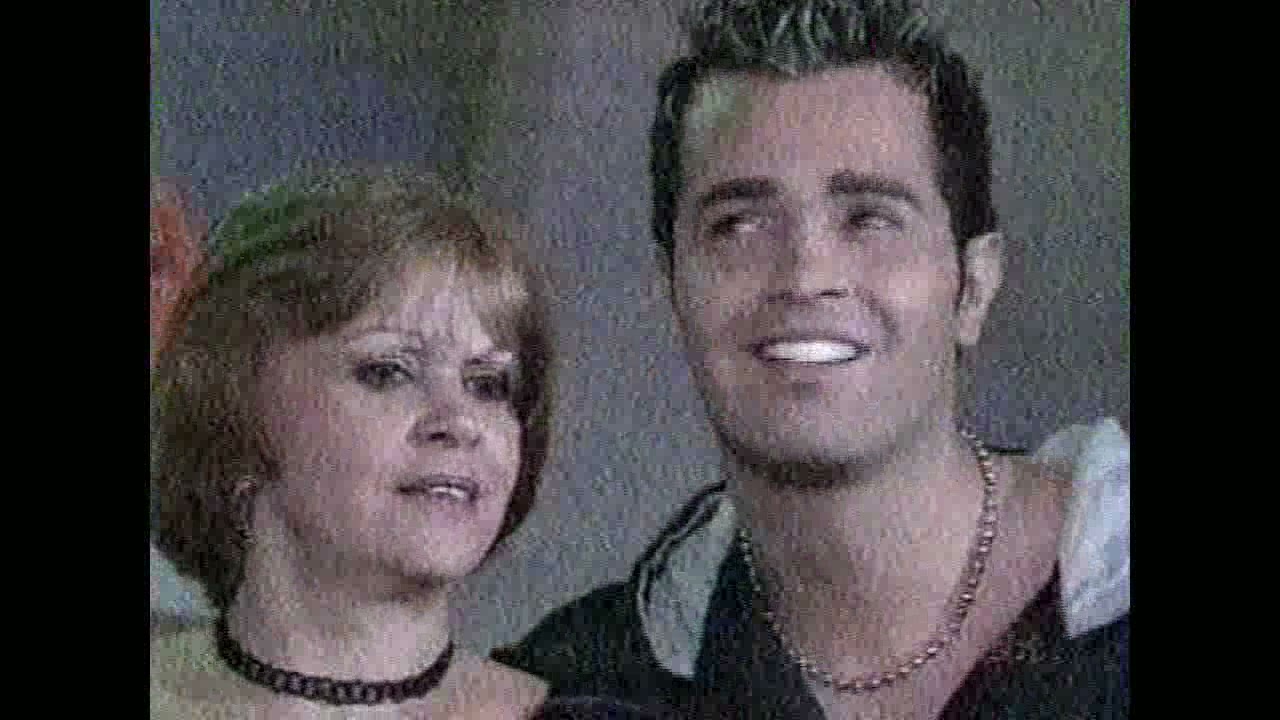 Grupo Dominó  - Me dê um Olhar - Sabadão SBT - Especial Dia das Mães