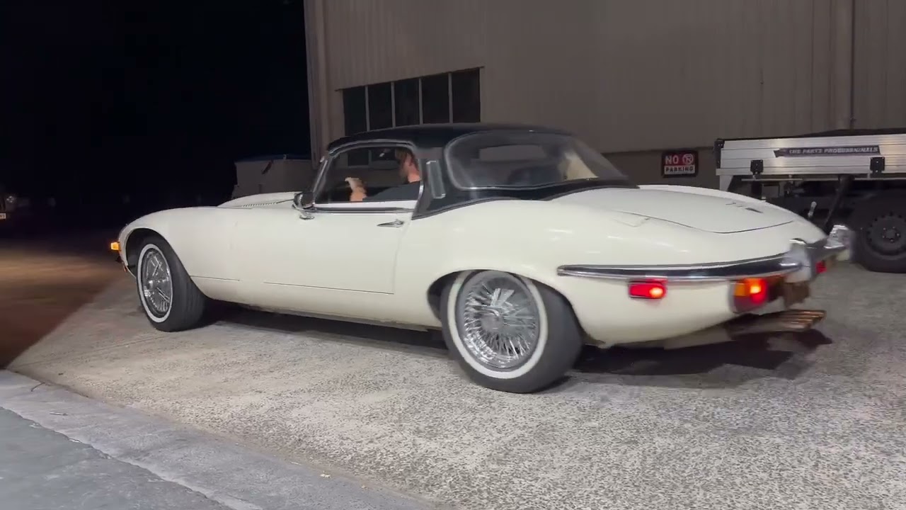 Jaguar E-Type Series 3 V12 Start Up