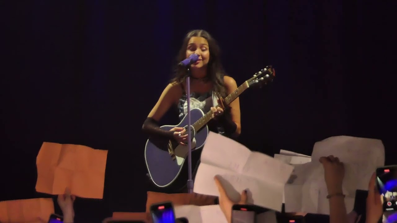 Olivia Rodrigo - Enough For You / 1 Step Forward, 3 Steps Back live O2 Apollo, Manchester 03-07-22