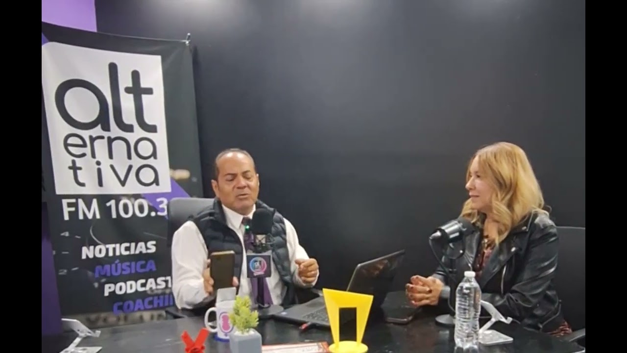Ana Carmen Estrada sindica municipal  conversando con el maestro Ramón Ortíz en #AlternativaFM