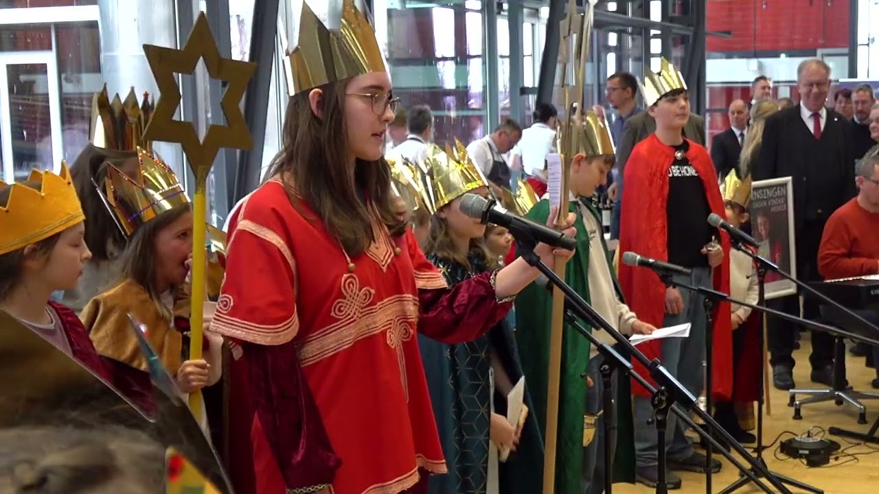 Sternsinger im Landtag überbringen Segen