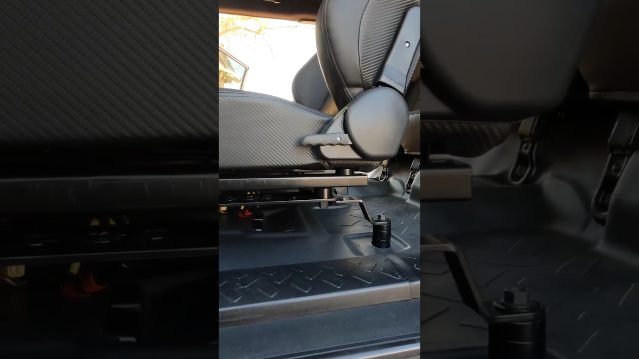 Bucket seats' gear upgrade for Toyota FJ Cruiser