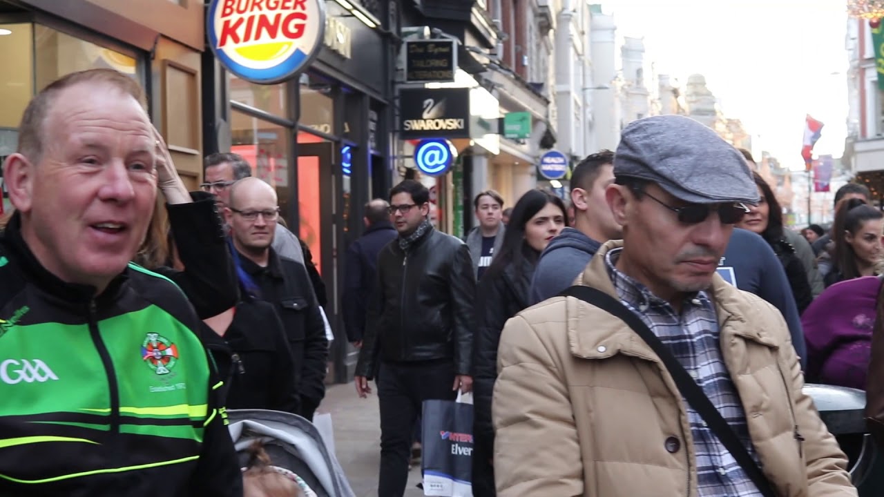 Jacob and Marlies Koopman Live cover of Riptide full uncut from Grafton Street Dublin
