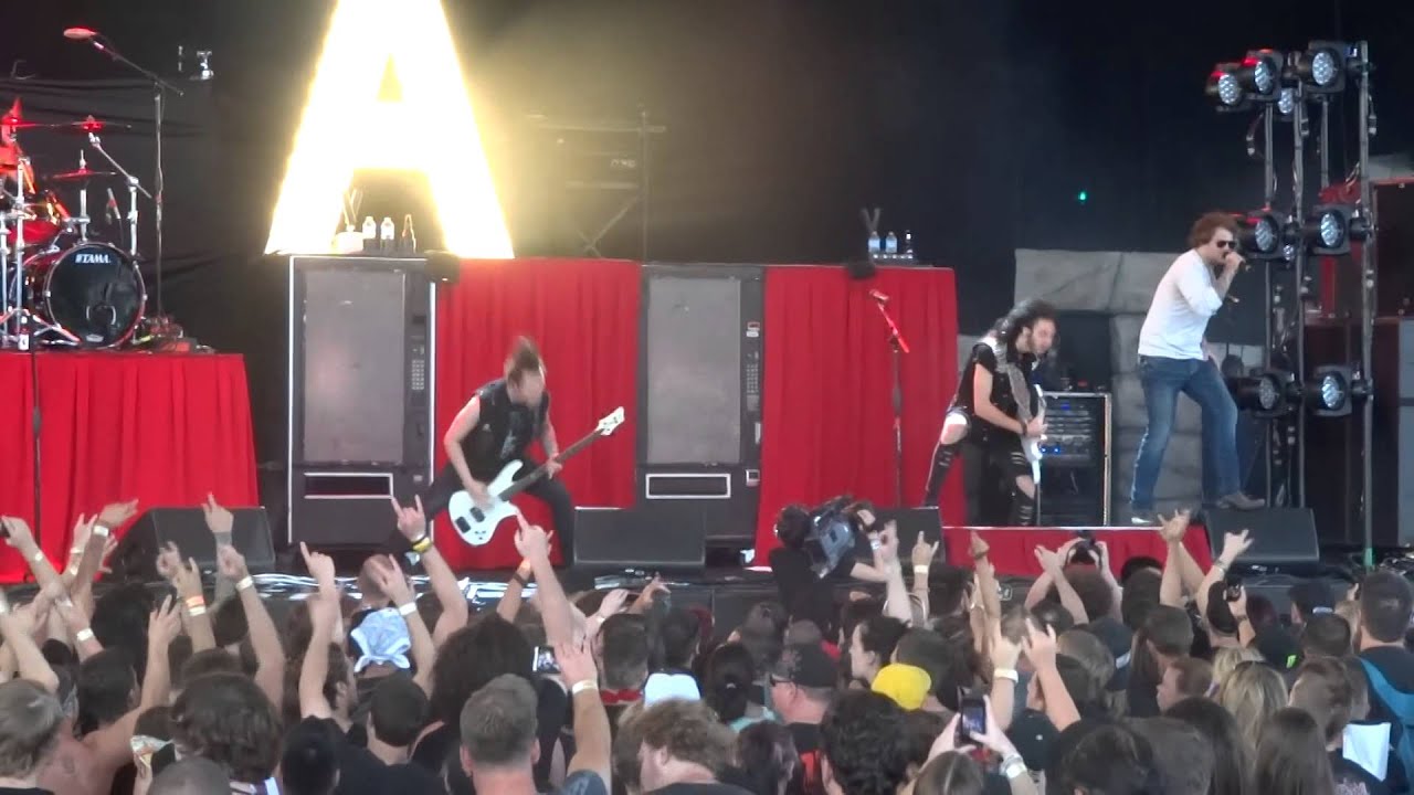 Asking Alexandria - Don't Pray For Me (Live at Mayhem Fest 2014 Toronto)