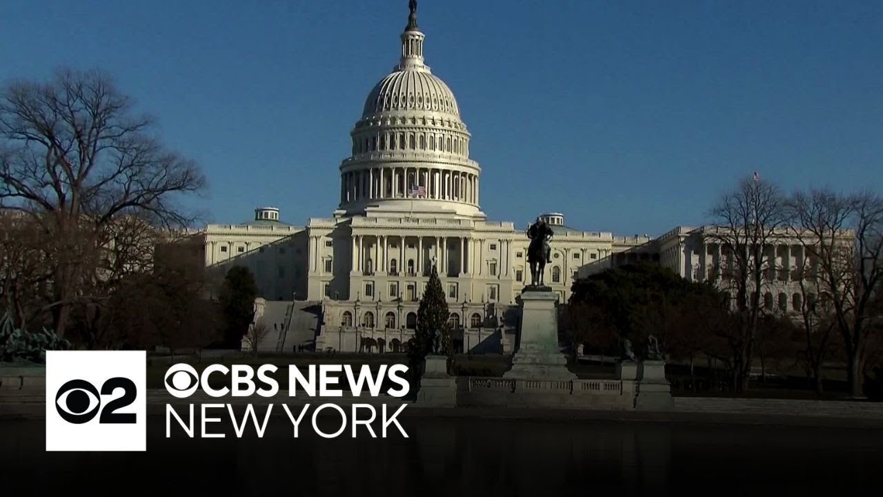 Senate in rare weekend session to reopen federal government