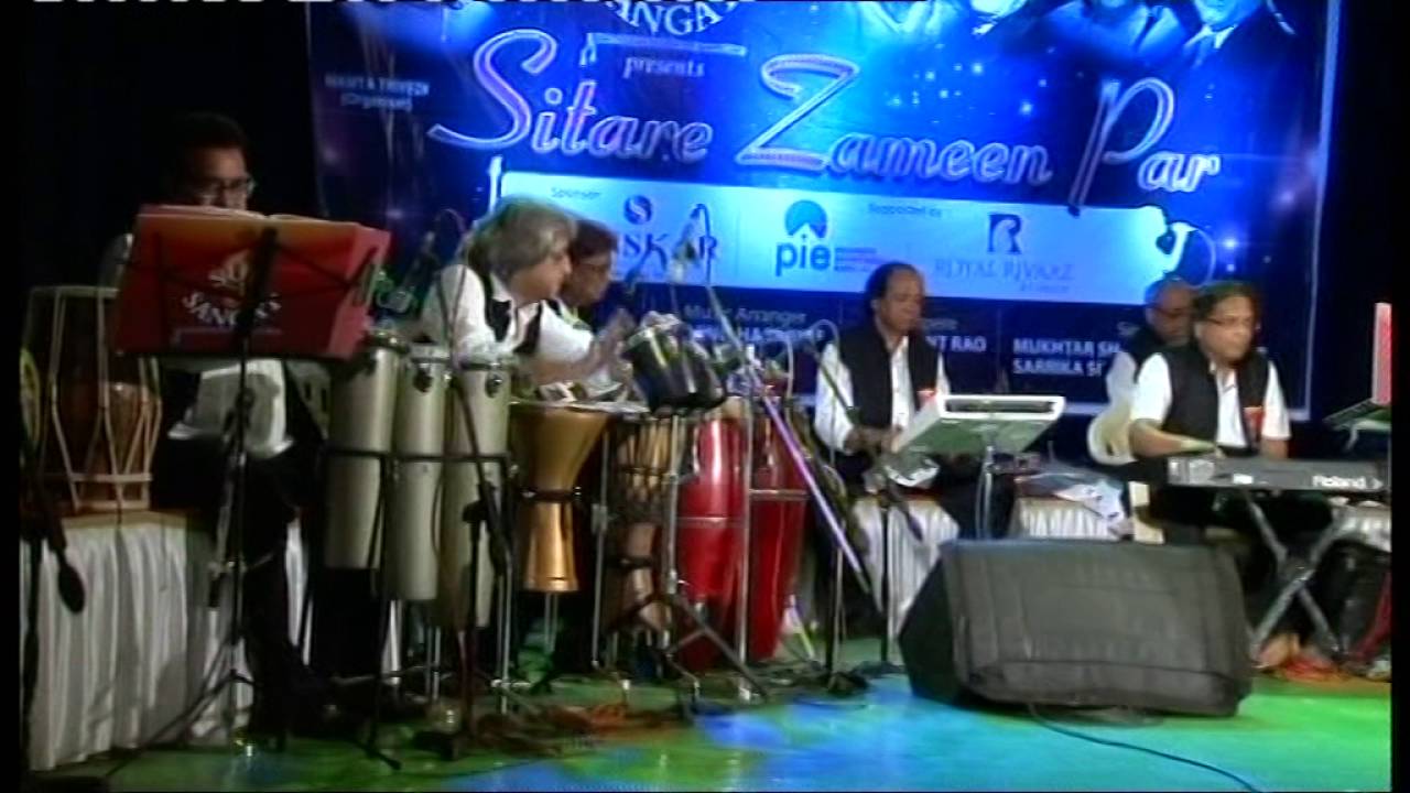 Mukhtar Shah performing song 