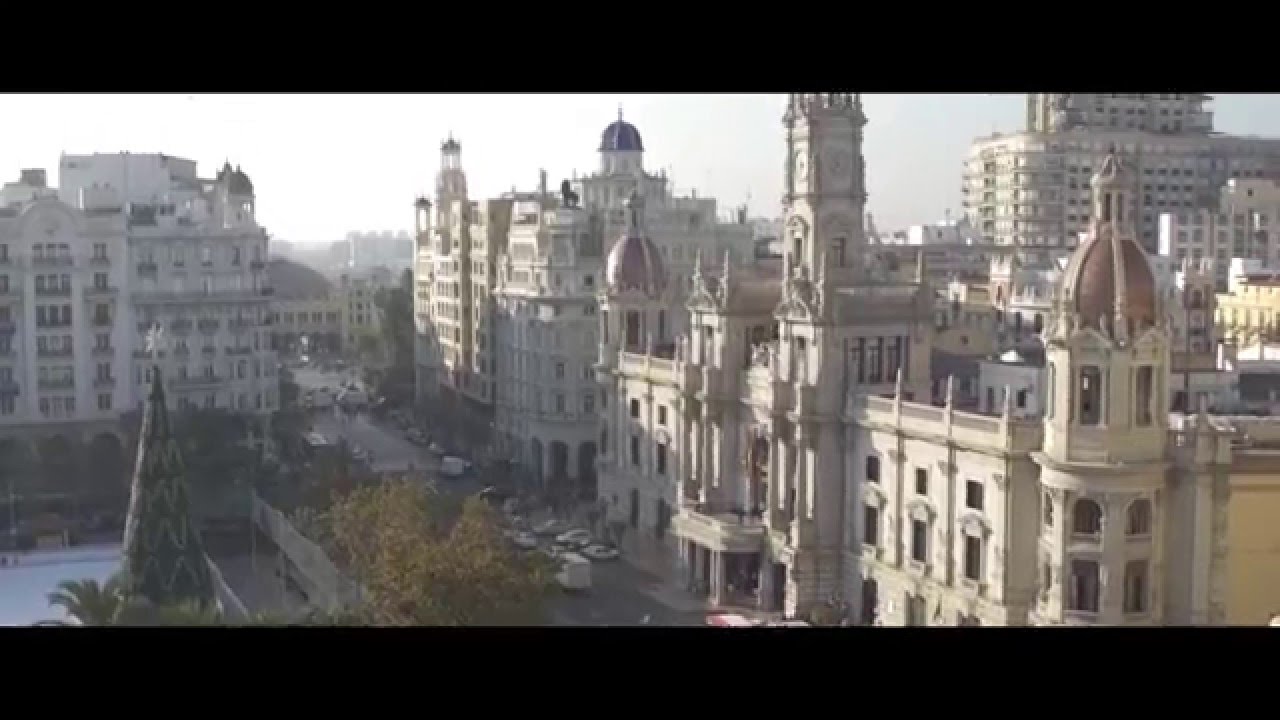 Tardor - Ontàrio al balcó de l'Ajuntament (València)