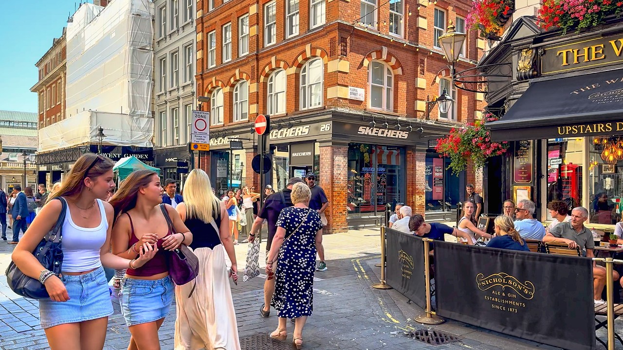 How London Looks During a 33&deg;C Heatwave ☀️ Central London Summer Walk 2026 [4K HDR]