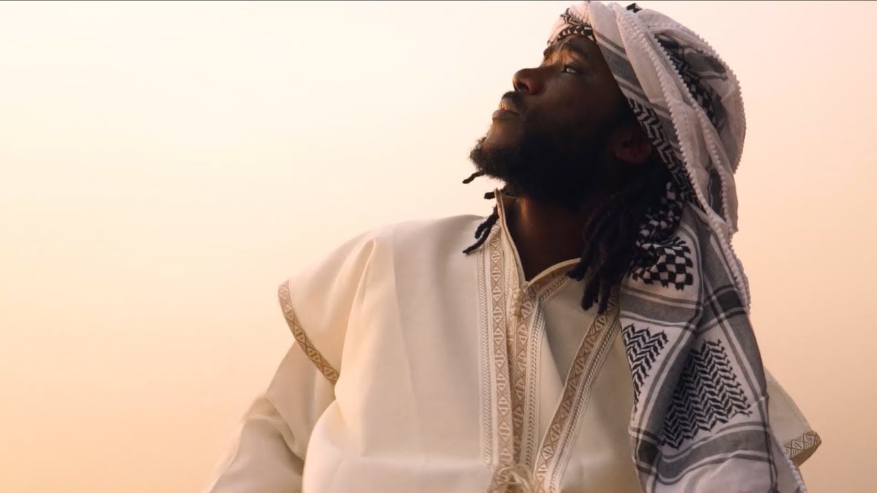 ELIE KAMANO - LA MAIN DE DIEU